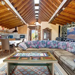https://casa-teguise-lanzarote.in-canary-islands.com